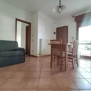 Appartamento San Silvestro - 100 Mt Dal Mare - 150 Mt Da Piazza Mazzini, Lido di Jesolo